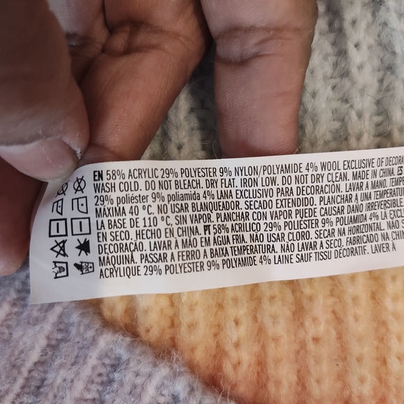 Forever 21 Pastel Rainbow Hello Kitty Crewneck Sweater - Picture 7 of 9